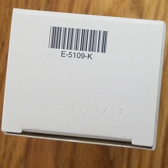 Amway Artistry Delicate Care Calming Moisturiser - Picture 7 of 7